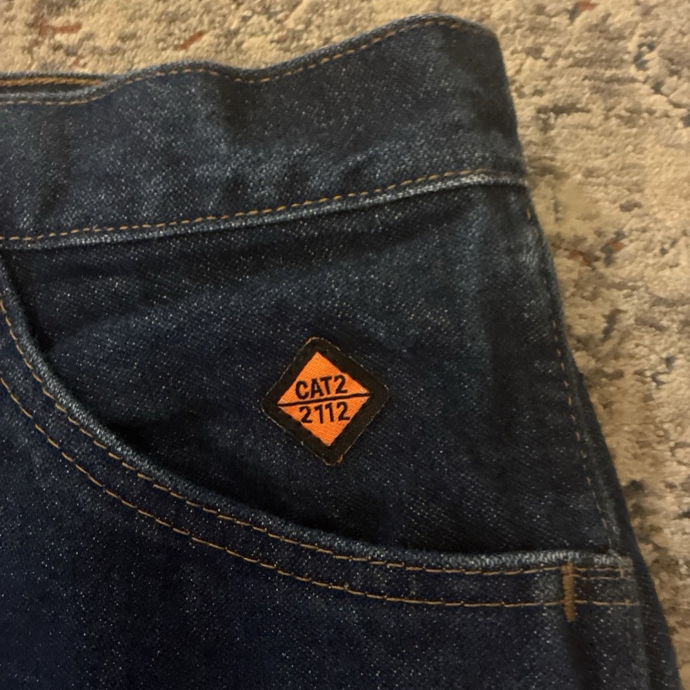 New Men's Wrangler Flame Resistant 13 Original Jeans Size 42X32 NWOT - Picture 4 of 7